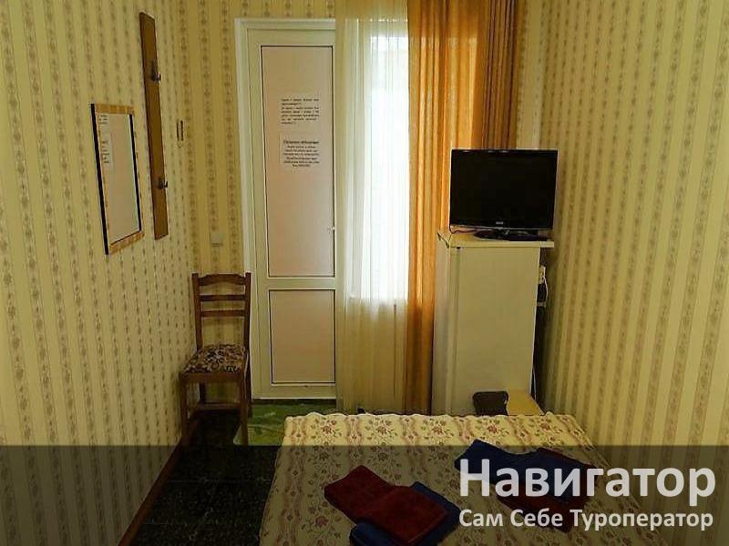 ЮЖНЫЙ - гостевой дом в Геленджик (Толстый мыс) ЮЖНЫЙ - гостевой дом в Геленджик (Толстый мыс)