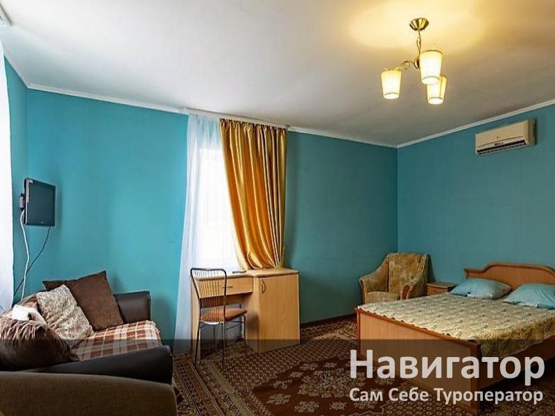 ЮЖНЫЙ - гостевой дом в Геленджик (Толстый мыс) ЮЖНЫЙ - гостевой дом в Геленджик (Толстый мыс)