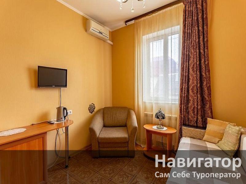 ЮЖНЫЙ - гостевой дом в Геленджик (Толстый мыс) ЮЖНЫЙ - гостевой дом в Геленджик (Толстый мыс)