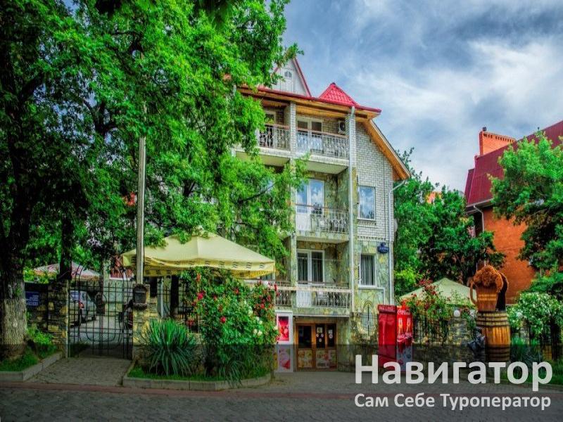 ЛАЗУРНЫЙ - отель в Геленджик центр ЛАЗУРНЫЙ - отель в Геленджик центр