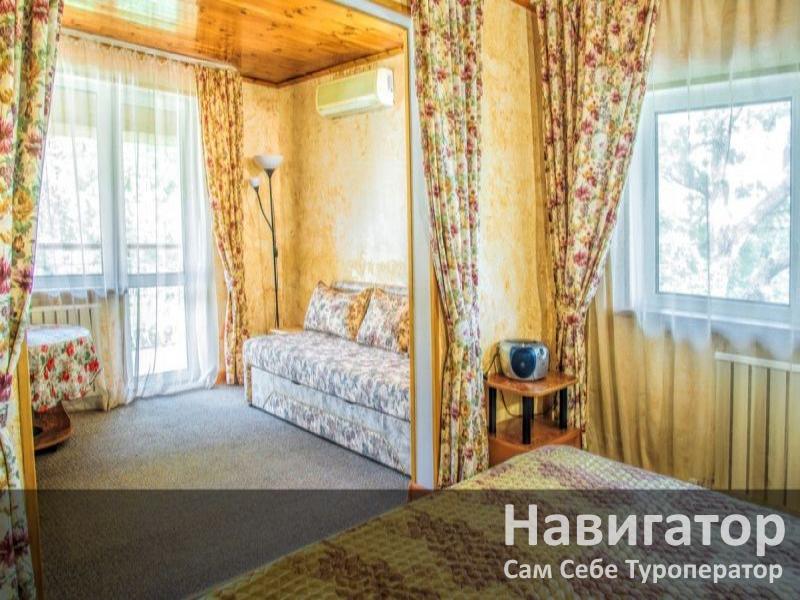 ЛАЗУРНЫЙ - отель в Геленджик центр