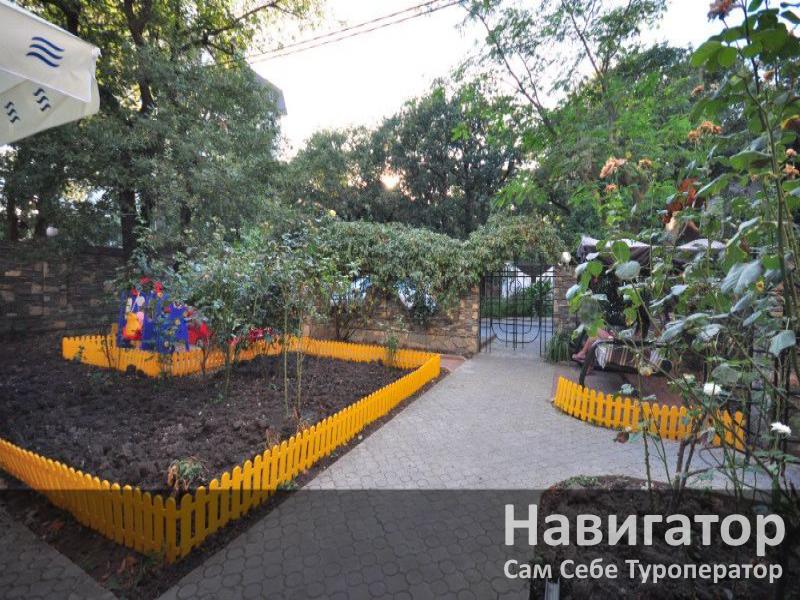 ЛАЗУРНЫЙ - отель в Геленджик центр ЛАЗУРНЫЙ - отель в Геленджик центр