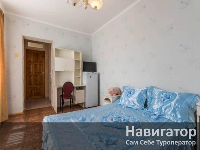 ЛЮДМИЛА - гостевой дом в Геленджик (Толстый мыс) ЛЮДМИЛА - гостевой дом в Геленджик (Толстый мыс)