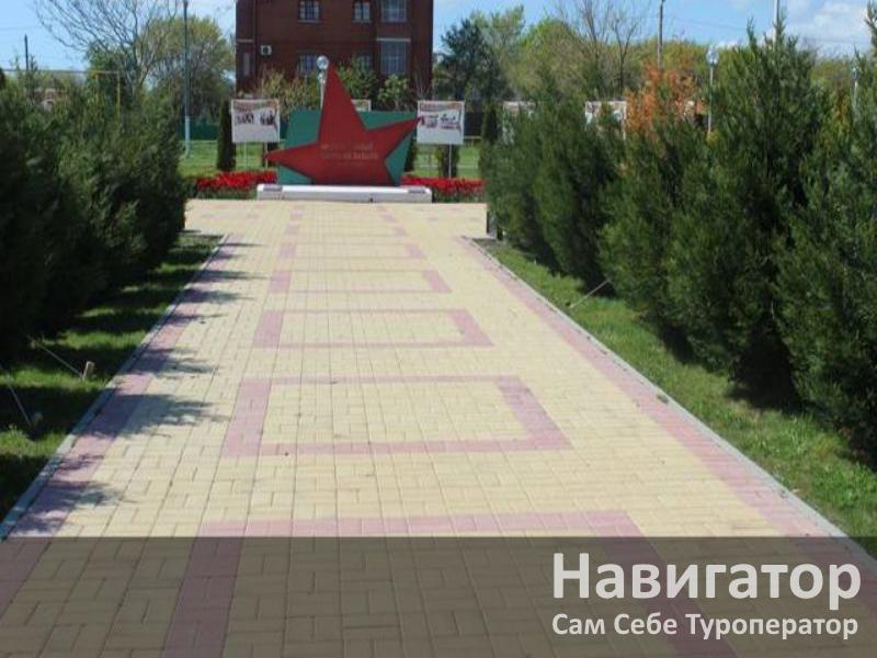 ЛЮДМИЛА - гостевой дом в Геленджик (Тонкий мыс) ЛЮДМИЛА - гостевой дом в Геленджик (Тонкий мыс)