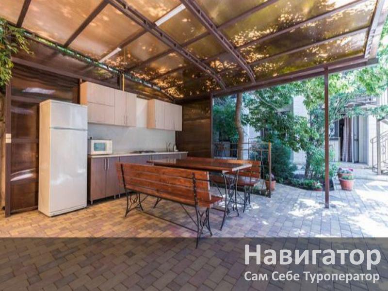 ЯНТАРЬ - гостевой дом в Геленджик (Толстый мыс) ЯНТАРЬ - гостевой дом в Геленджик (Толстый мыс)