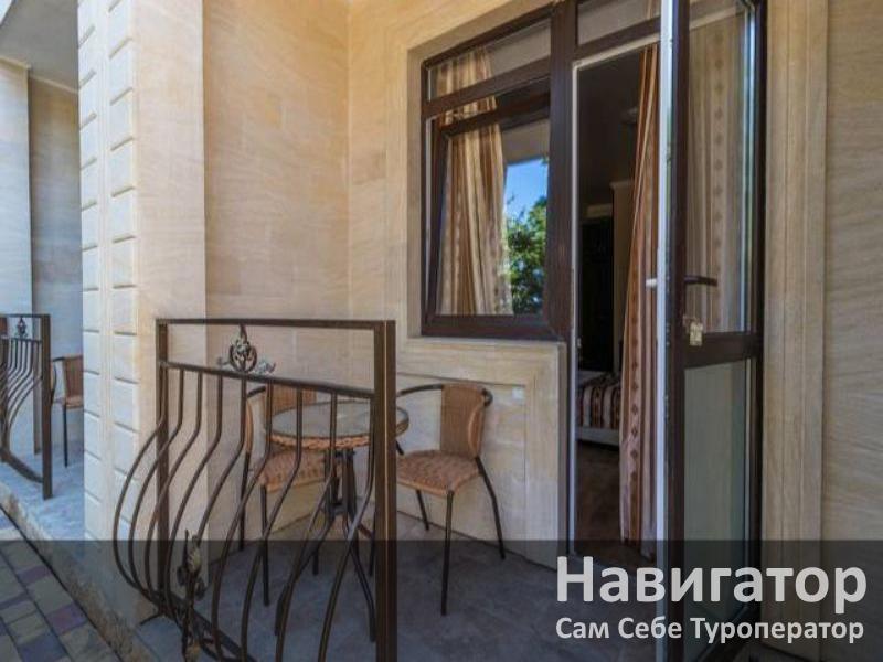 ЯНТАРЬ - гостевой дом в Геленджик (Толстый мыс) ЯНТАРЬ - гостевой дом в Геленджик (Толстый мыс)
