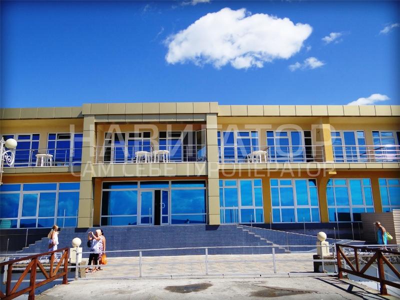 ЛАЗУРЬ Beach Hotel**** - отель в Адлер ЛАЗУРЬ Beach Hotel**** - отель в Адлер