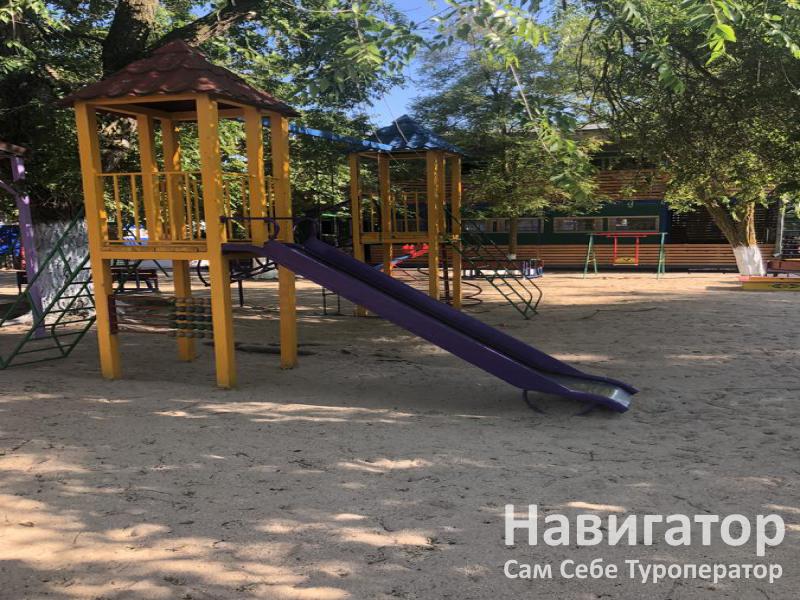 У МОРЯ -база отдыха в Голубицкая