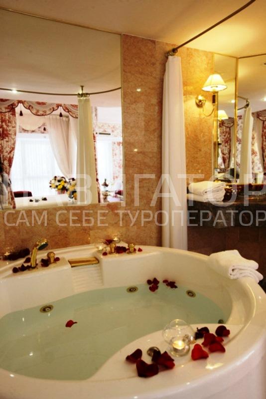 МАРИНС ПАРК ОТЕЛЬ**** в Центр