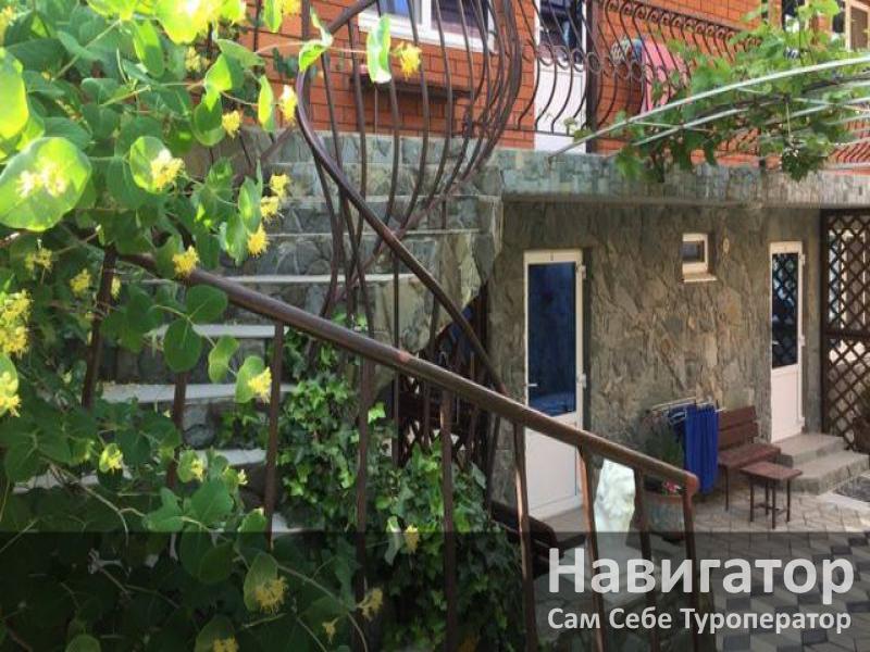 АНТОНИНА - гостевой дом в Геленджик (Толстый мыс)