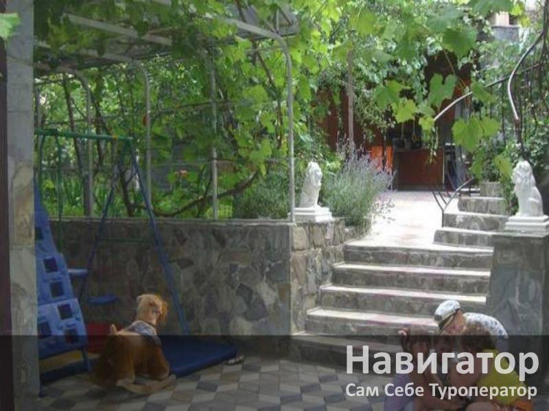 АНТОНИНА - гостевой дом в Геленджик (Толстый мыс) АНТОНИНА - гостевой дом в Геленджик (Толстый мыс)