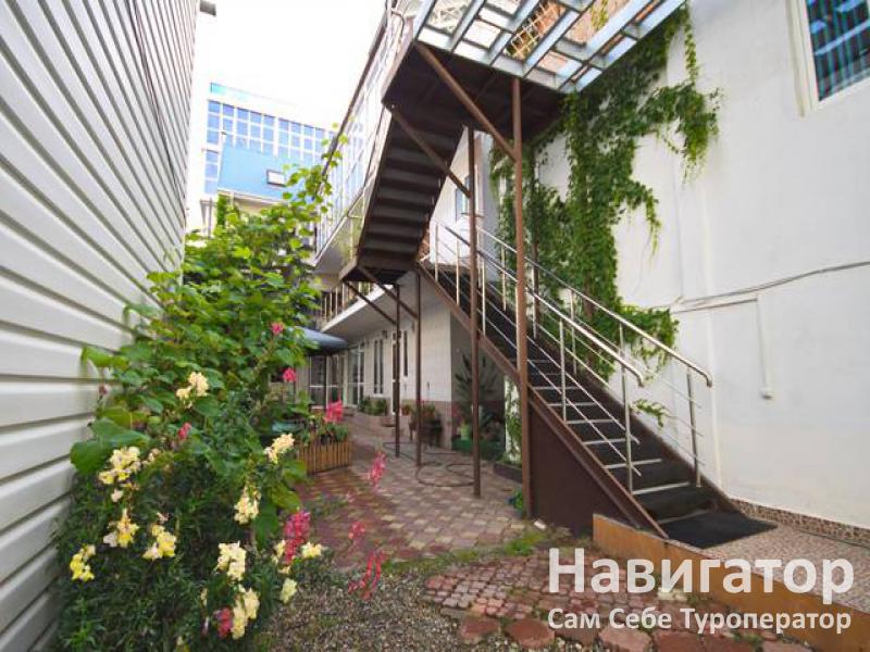 ЛИСТВЕННИЦА - гостевой дом в Адлер ЛИСТВЕННИЦА - гостевой дом в Адлер