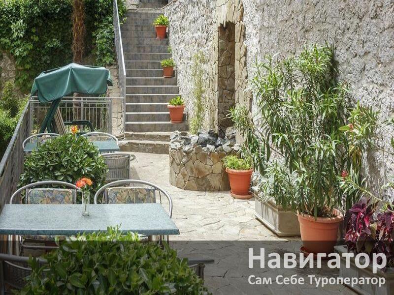 У ГРАФСКОГО ПАРКА - гостиничный комплекс в Алупка У ГРАФСКОГО ПАРКА - гостиничный комплекс в Алупка