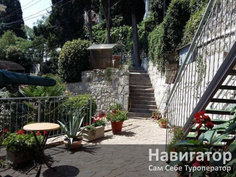 У ГРАФСКОГО ПАРКА - гостиничный комплекс в Алупка У ГРАФСКОГО ПАРКА - гостиничный комплекс в Алупка