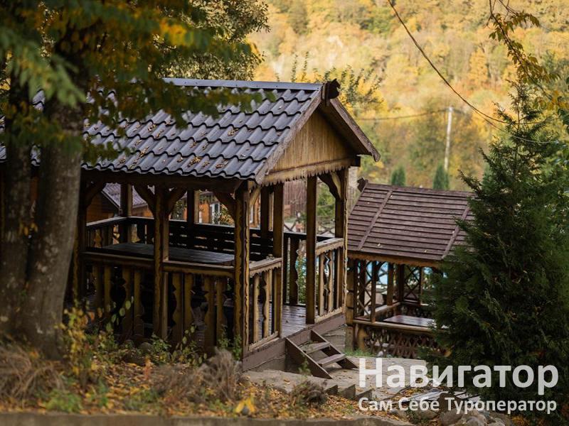 У скалы Монах - туристический комплекс в Хамышки с. У скалы Монах - туристический комплекс в Хамышки с.