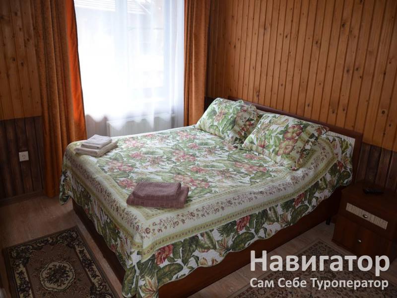 У скалы Монах - туристический комплекс в Хамышки с. У скалы Монах - туристический комплекс в Хамышки с.