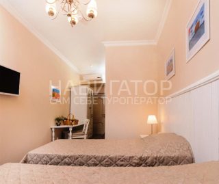 CHALET DE PROVENCE BUSINESS HOTEL (Шале де Прованс Бизнес Отель) - отель в Санкт-Петербург