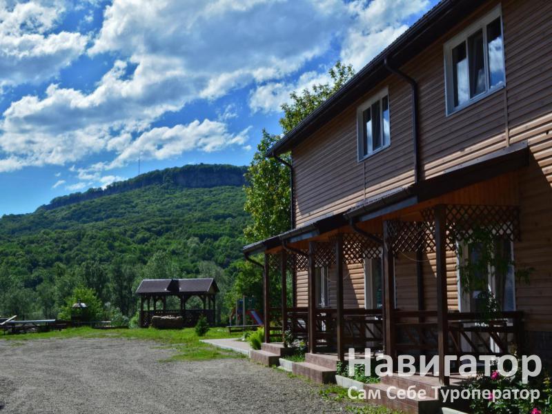 ЛАРИСА - гостевой дом в Даховская ст.