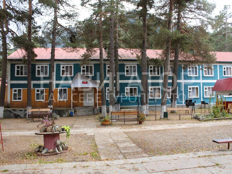 СНЕЖНАЯ - турбаза (синий корпус) в Архыз СНЕЖНАЯ - турбаза (синий корпус) в Архыз