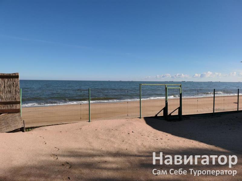 НА НАБЕРЕЖНОЙ- база отдыха в Голубицкая