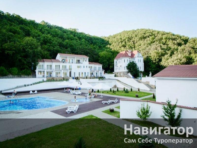 КРУГЛОЕ ОЗЕРО - база отдыха в Абрау-Дюрсо