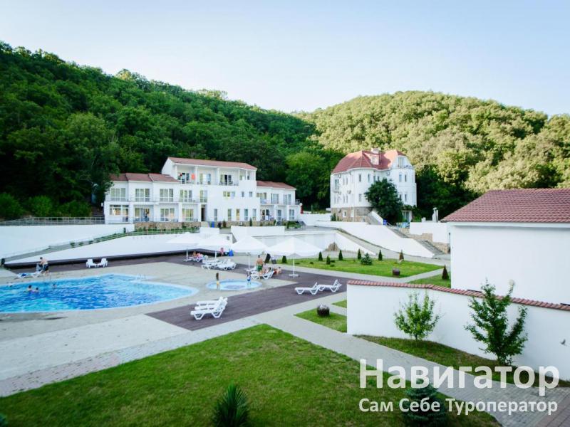 КРУГЛОЕ ОЗЕРО - база отдыха в Абрау-Дюрсо