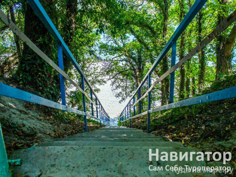 ГОЛУБОЙ ФАКЕЛ - база отдыха в Архипо-Осиповка